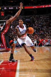 詹姆斯的家庭背景,从底层逆袭，家庭背景成就篮球传奇