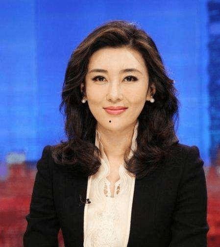 央视女主播董青,央视女主播的优雅与魅力